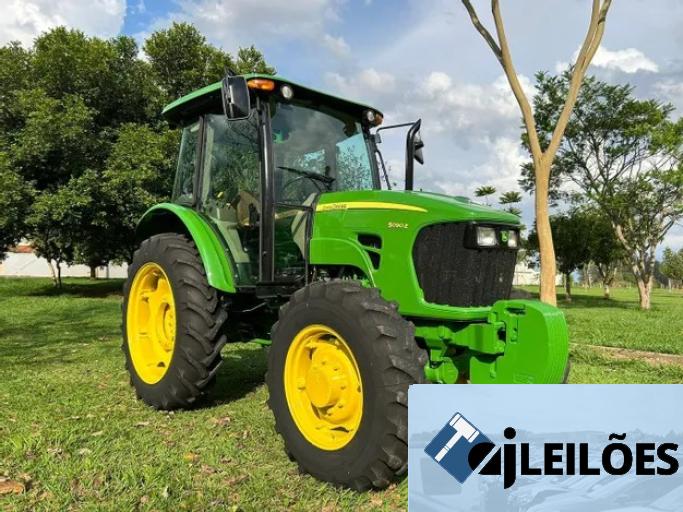 TRATOR JOHN DEERE 5090E 4x4 2015