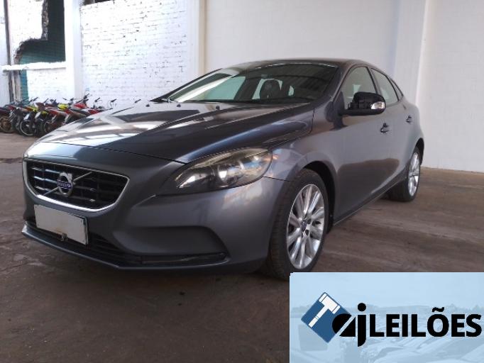 VOLVO V40 15/15