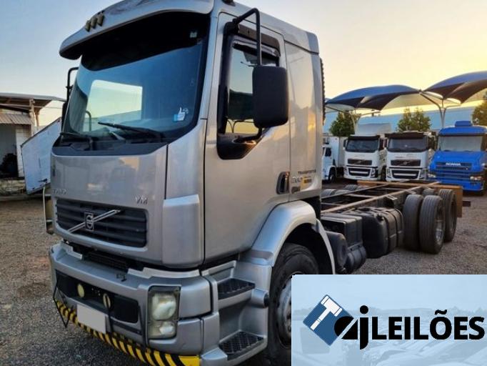 VOLVO VM260 08/08
