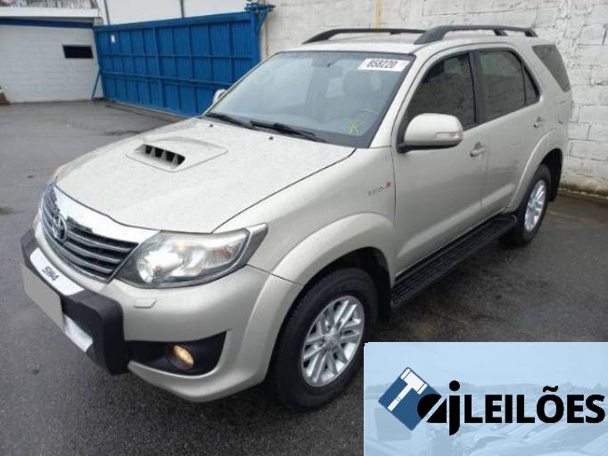 TOYOTA HILUX SW4 13/14