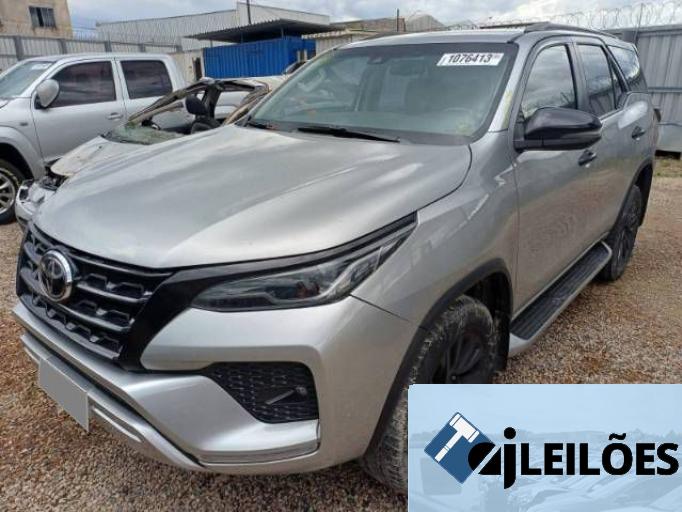 TOYOTA HILUX SW4 21/21